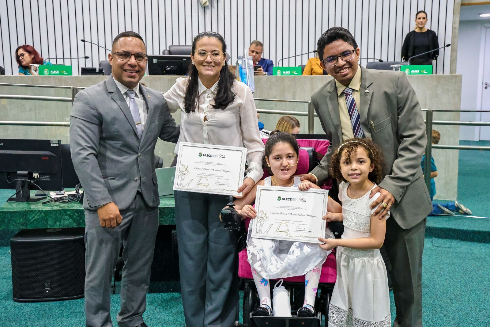 Sessão solene na Alece em menção aos 5 anos da Radio Ame os Raros