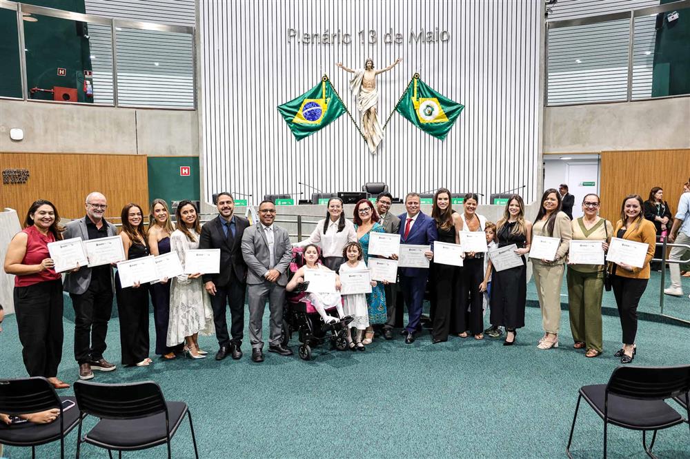 Alece realiza sessão solene em comemoração ao aniversário da Rádio Ame os Raros Web